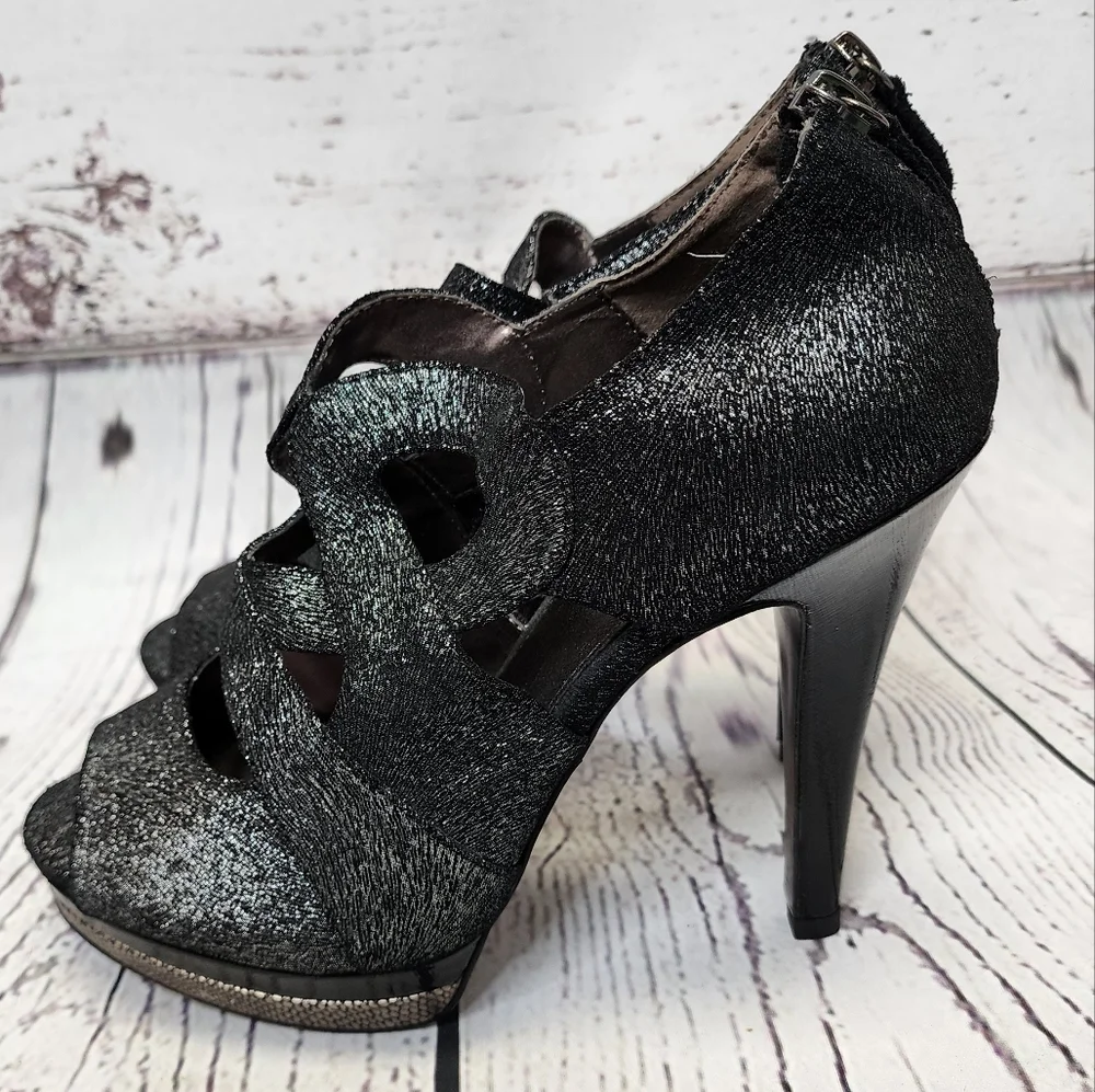 Isola Dallan Metallic Black Silver Platform Leather Heels‎ Size 9